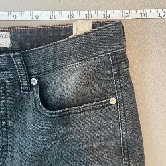 WE THE FREE CRVY High-Rise Vintage Straight Jeans size 28 Smokey Quartz - Picture 4 of 13